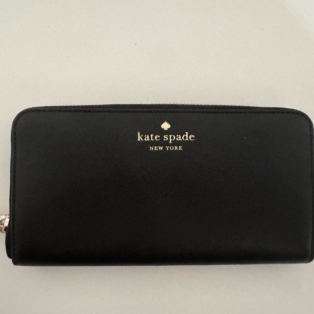 Kate Spade black wallet.